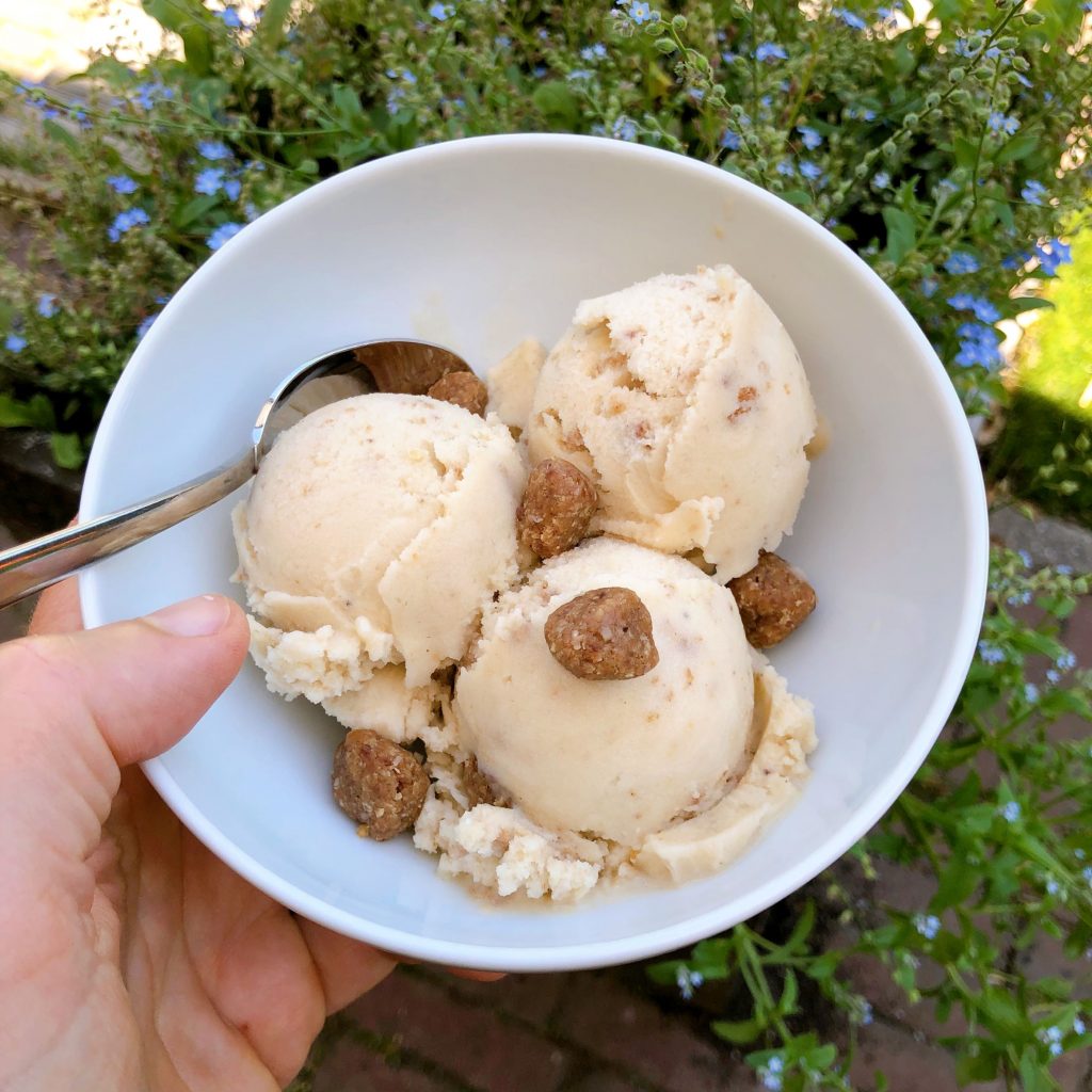 glutenvrij en melkvrij cookie dough icecream - vegan